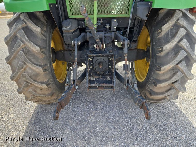 image for item ET5175 2002 John Deere 5320 tractor