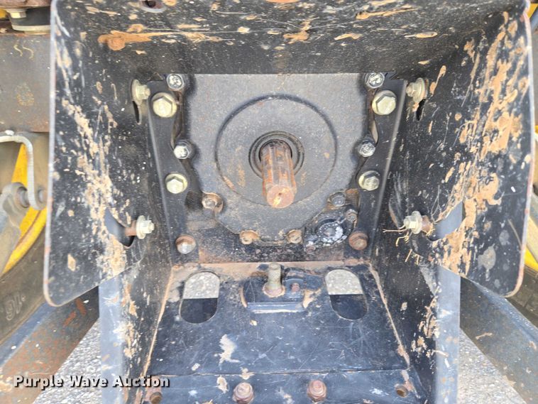 image for item ET5175 2002 John Deere 5320 tractor