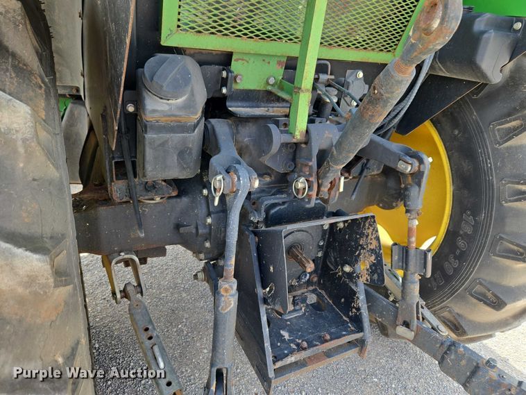 image for item ET5175 2002 John Deere 5320 tractor
