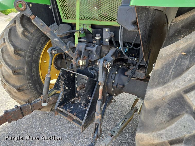 image for item ET5175 2002 John Deere 5320 tractor