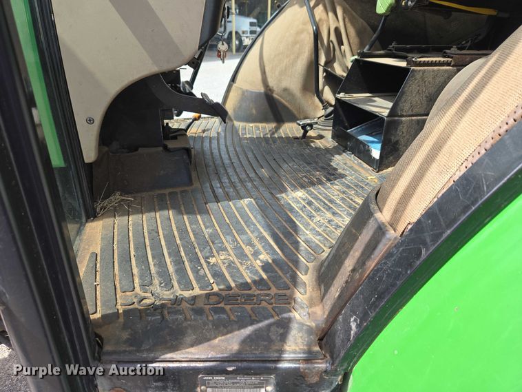 image for item ET5175 2002 John Deere 5320 tractor