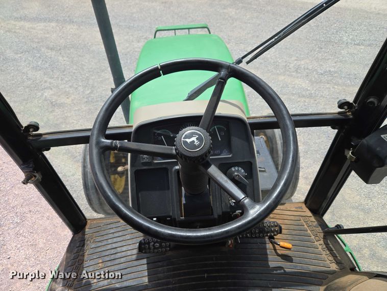 image for item ET5175 2002 John Deere 5320 tractor