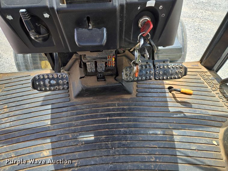 image for item ET5175 2002 John Deere 5320 tractor