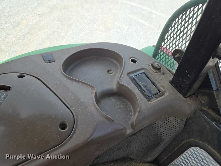 image for item ET5175 2002 John Deere 5320 tractor