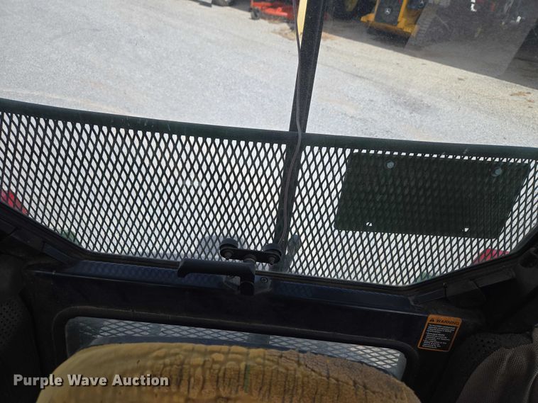 image for item ET5175 2002 John Deere 5320 tractor