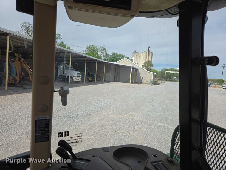 image for item ET5175 2002 John Deere 5320 tractor