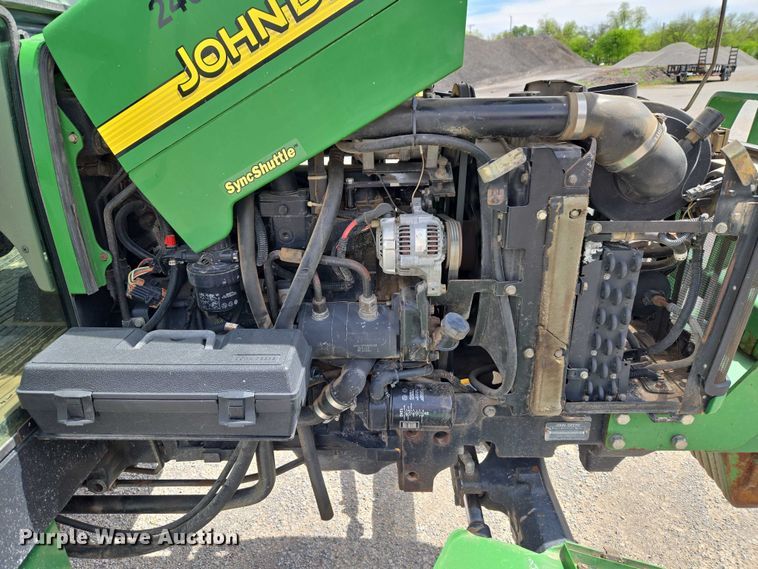 image for item ET5175 2002 John Deere 5320 tractor