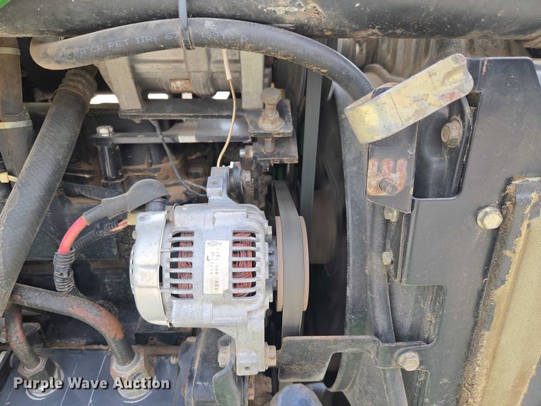 image for item ET5175 2002 John Deere 5320 tractor