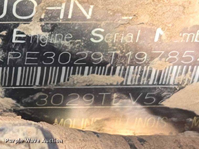 image for item ET5175 2002 John Deere 5320 tractor