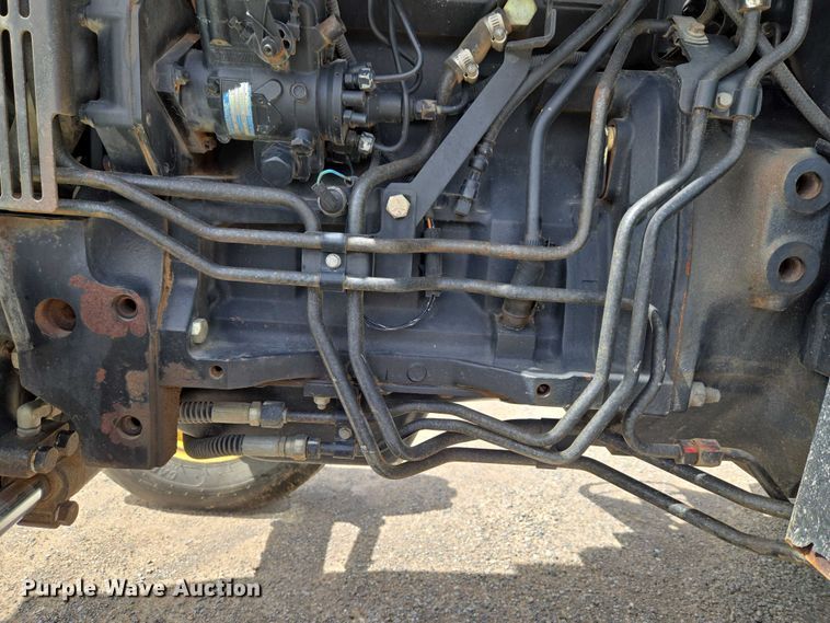 image for item ET5175 2002 John Deere 5320 tractor