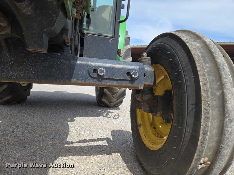 image for item ET5175 2002 John Deere 5320 tractor