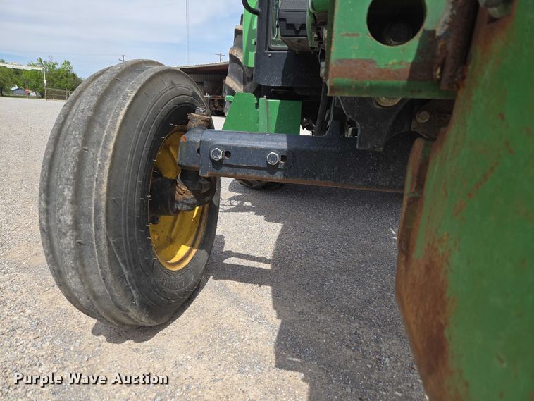 image for item ET5175 2002 John Deere 5320 tractor