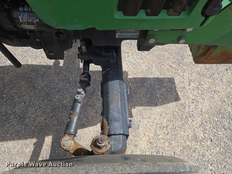 image for item ET5175 2002 John Deere 5320 tractor