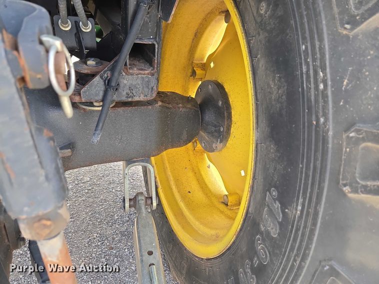 image for item ET5175 2002 John Deere 5320 tractor