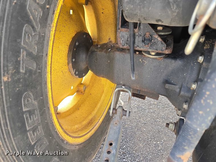 image for item ET5175 2002 John Deere 5320 tractor