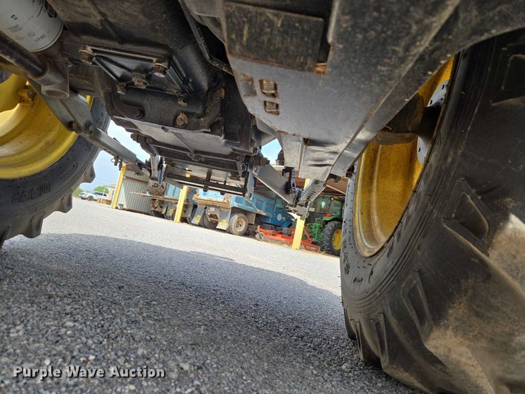 image for item ET5175 2002 John Deere 5320 tractor