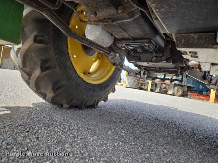 image for item ET5175 2002 John Deere 5320 tractor