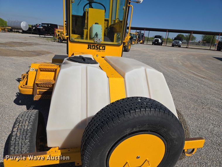 image for item ET5178 2002 Rosco RB-48 broom