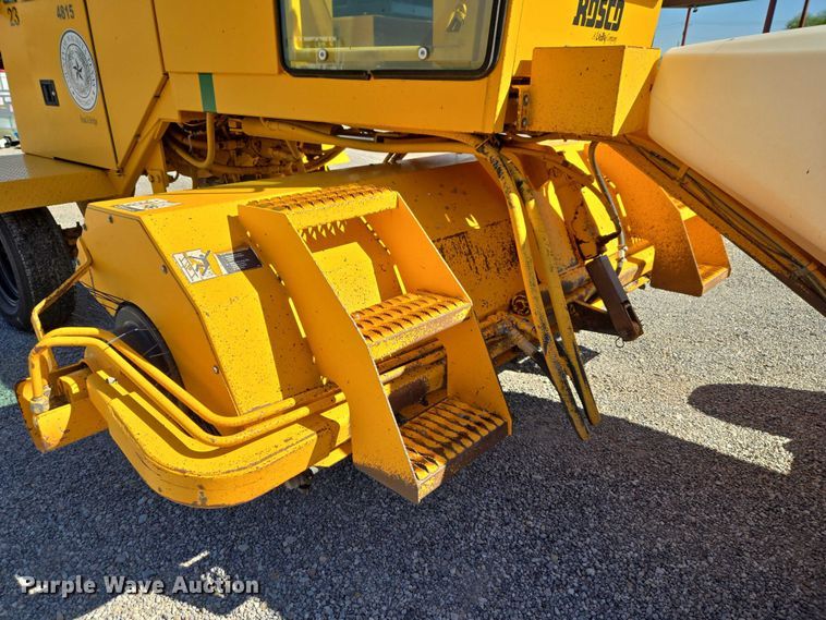 image for item ET5178 2002 Rosco RB-48 broom