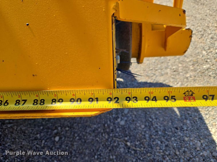 image for item ET5178 2002 Rosco RB-48 broom