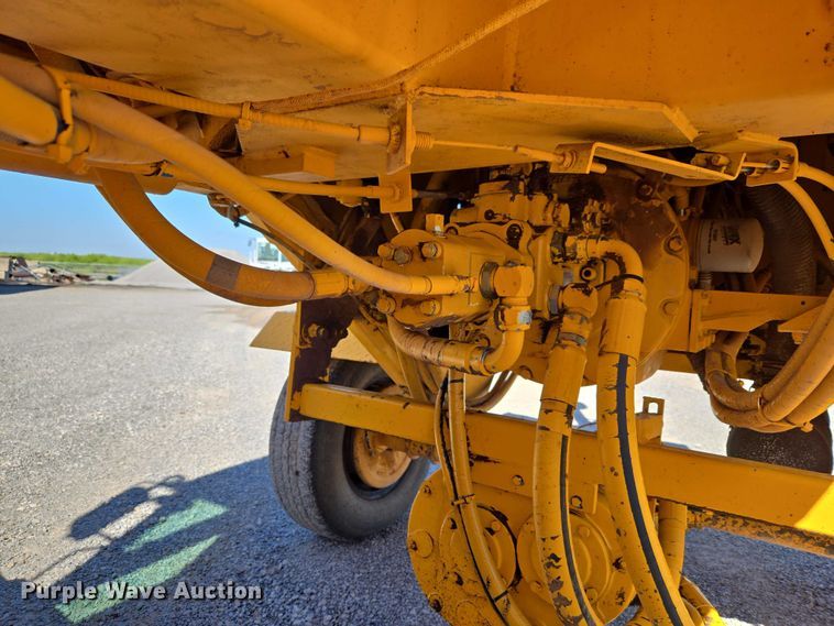 image for item ET5178 2002 Rosco RB-48 broom