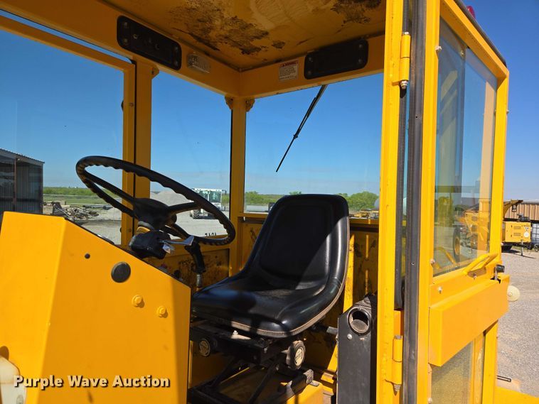 image for item ET5178 2002 Rosco RB-48 broom