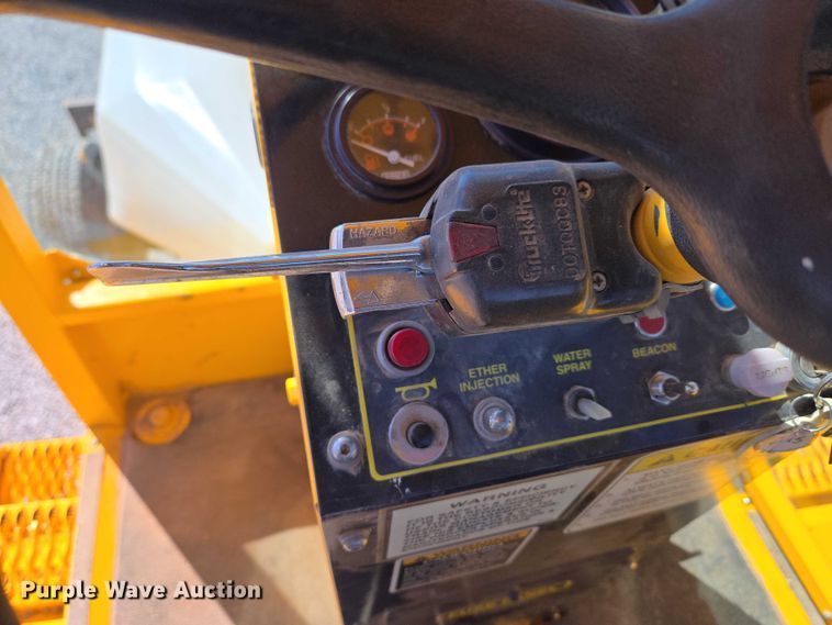 image for item ET5178 2002 Rosco RB-48 broom