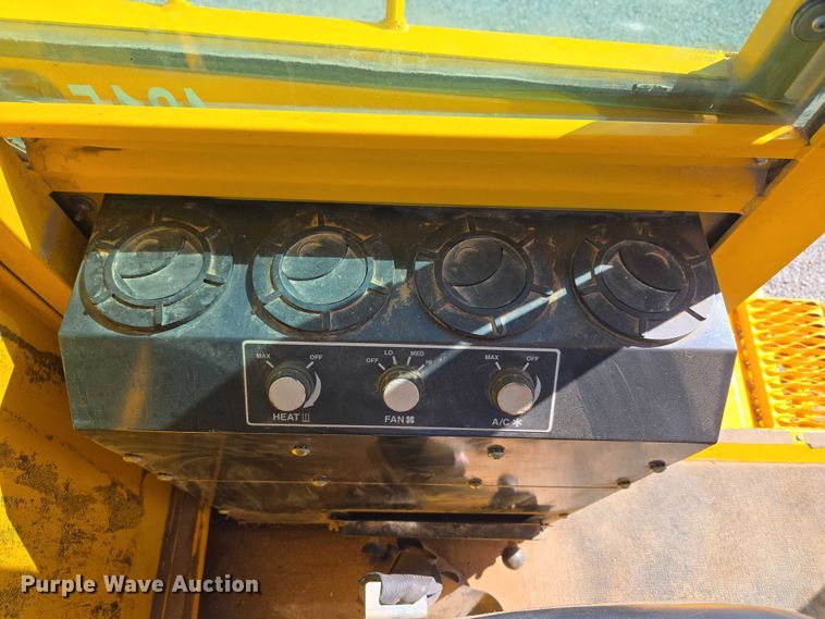 image for item ET5178 2002 Rosco RB-48 broom