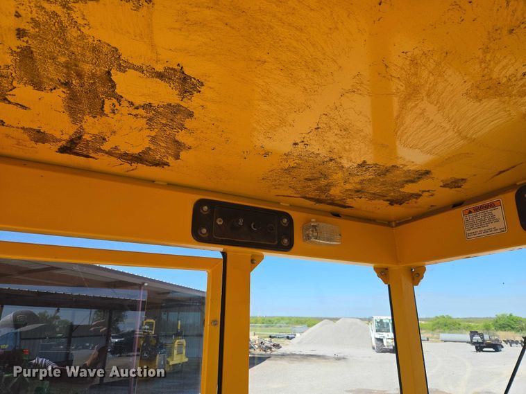 image for item ET5178 2002 Rosco RB-48 broom