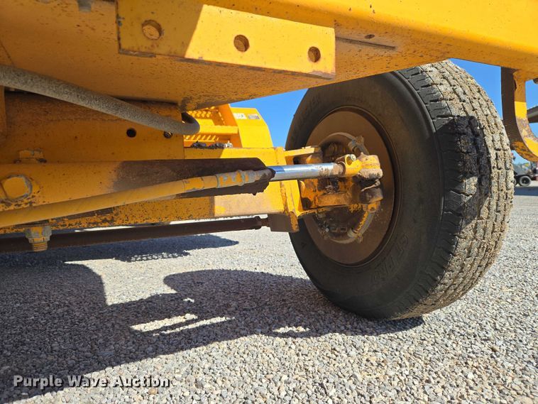 image for item ET5178 2002 Rosco RB-48 broom