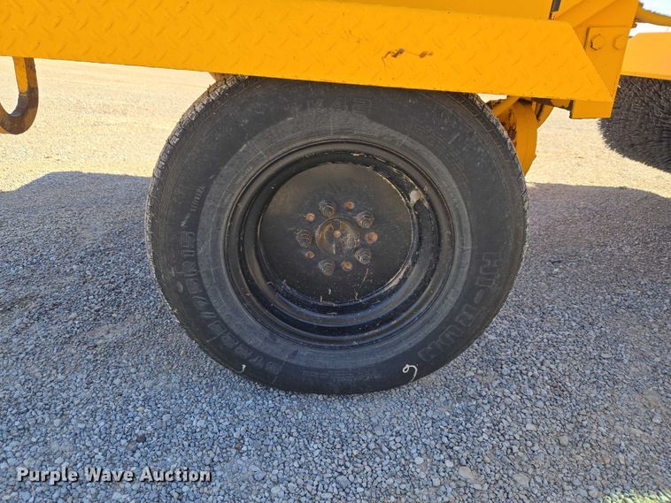 image for item ET5178 2002 Rosco RB-48 broom