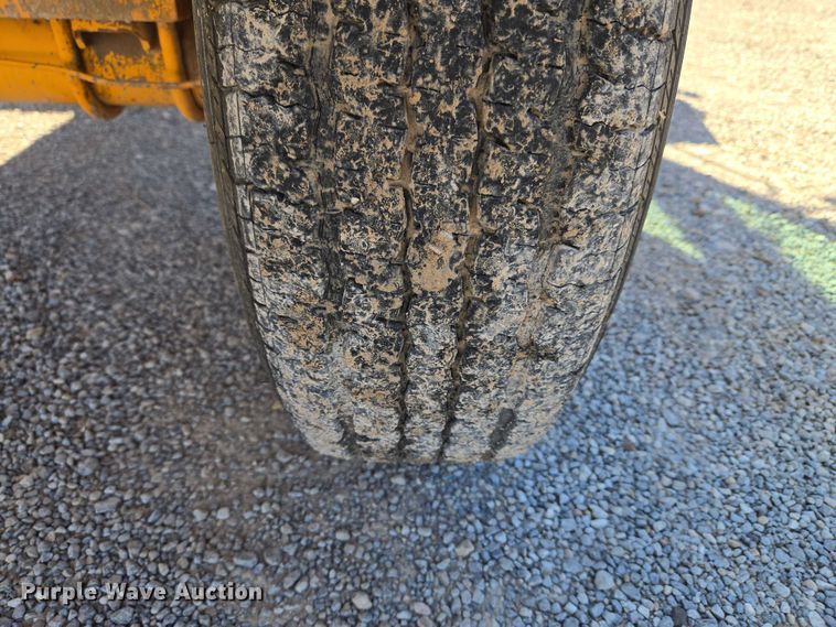 image for item ET5178 2002 Rosco RB-48 broom