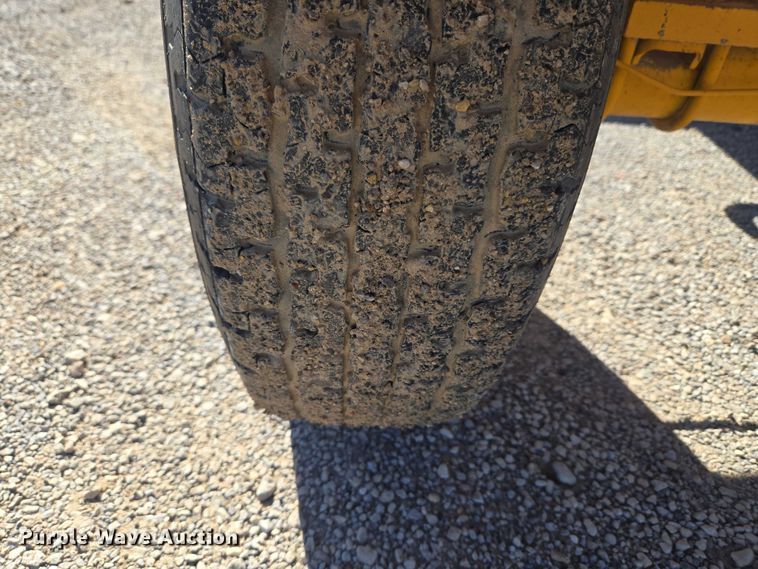 image for item ET5178 2002 Rosco RB-48 broom