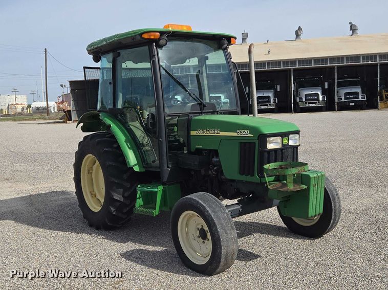image for item ET5183 John Deere 5320 tractor
