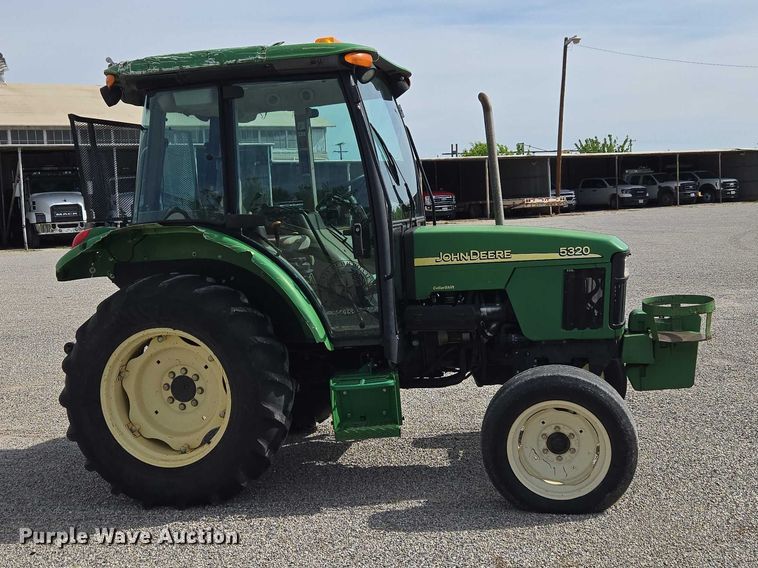 image for item ET5183 John Deere 5320 tractor