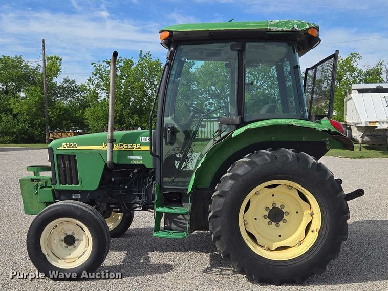 image for item ET5183 John Deere 5320 tractor