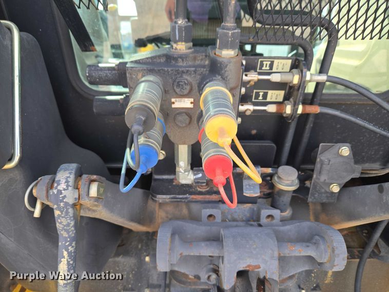 image for item ET5183 John Deere 5320 tractor