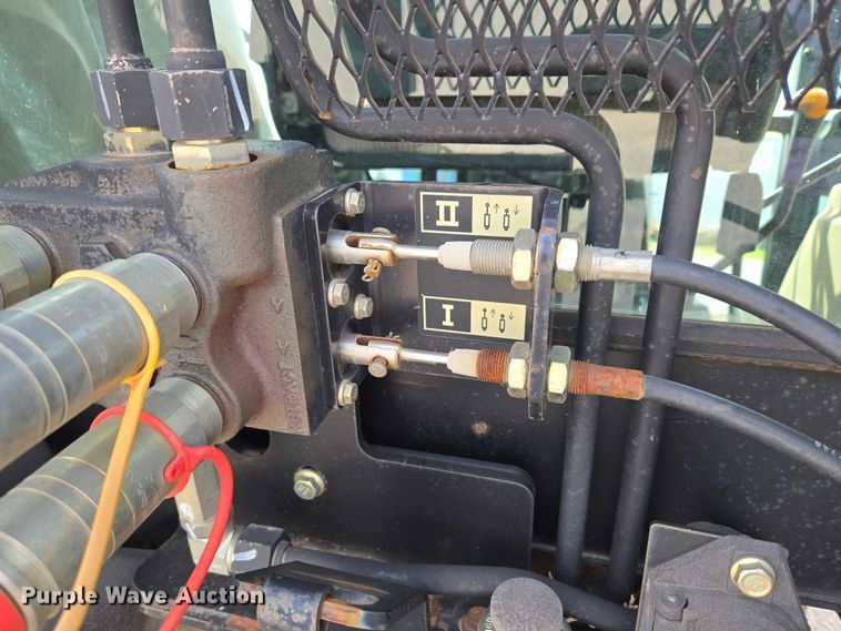 image for item ET5183 John Deere 5320 tractor