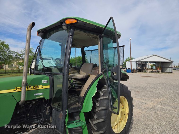 image for item ET5183 John Deere 5320 tractor