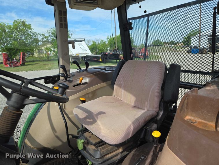 image for item ET5183 John Deere 5320 tractor