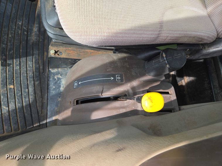 image for item ET5183 John Deere 5320 tractor