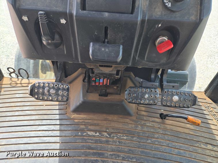 image for item ET5183 John Deere 5320 tractor