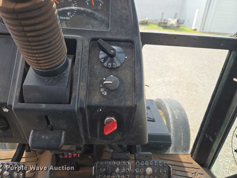 image for item ET5183 John Deere 5320 tractor