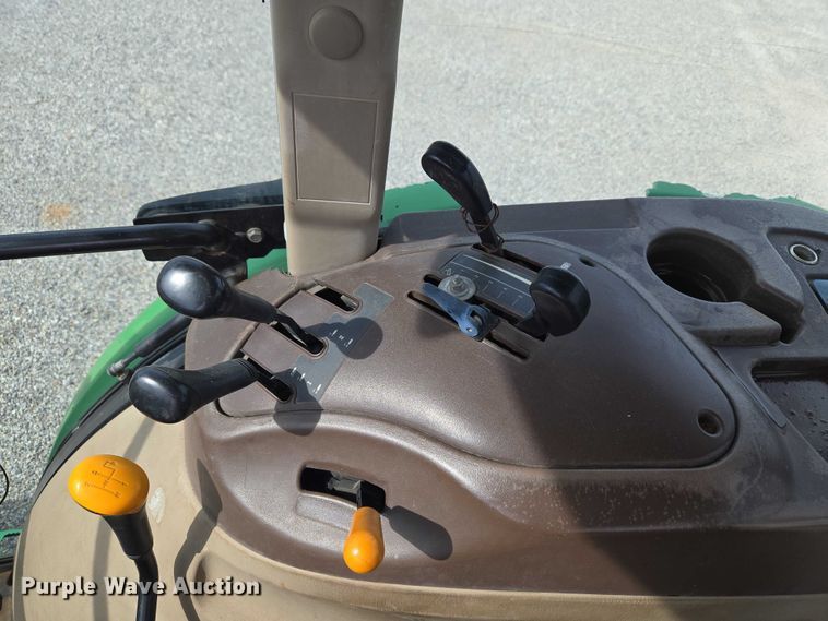 image for item ET5183 John Deere 5320 tractor