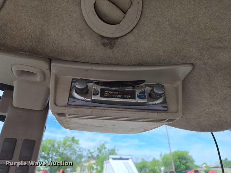 image for item ET5183 John Deere 5320 tractor