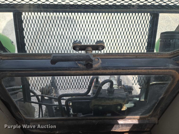 image for item ET5183 John Deere 5320 tractor