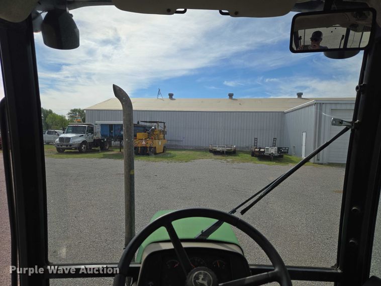 image for item ET5183 John Deere 5320 tractor