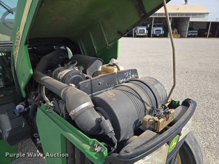 image for item ET5183 John Deere 5320 tractor