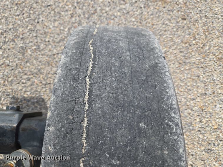 image for item ET5183 John Deere 5320 tractor