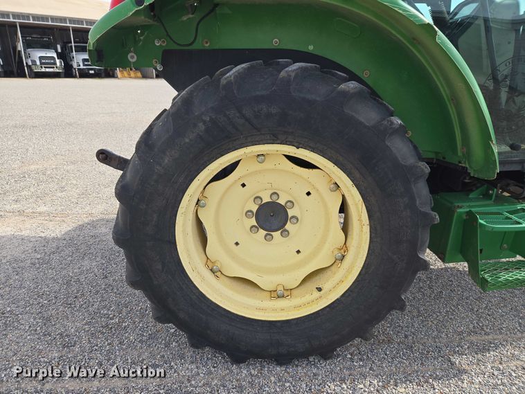 image for item ET5183 John Deere 5320 tractor